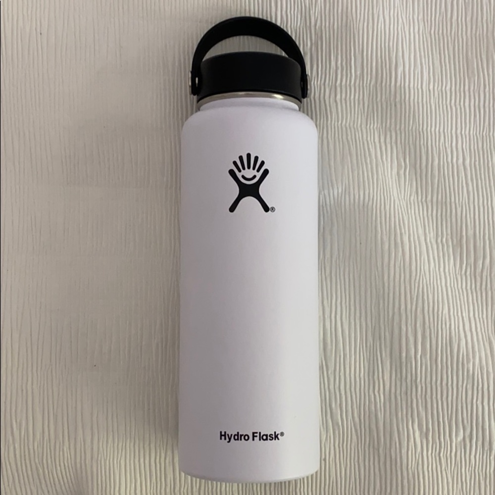 White Hydro Flask 40 oz Wide Mouth